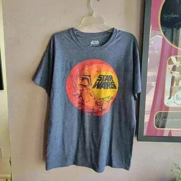 COPY - Star Wars Mens' Boba Fett Outline On A Circular Sunset Gradient T-Shirt … - Picture 1 of 9